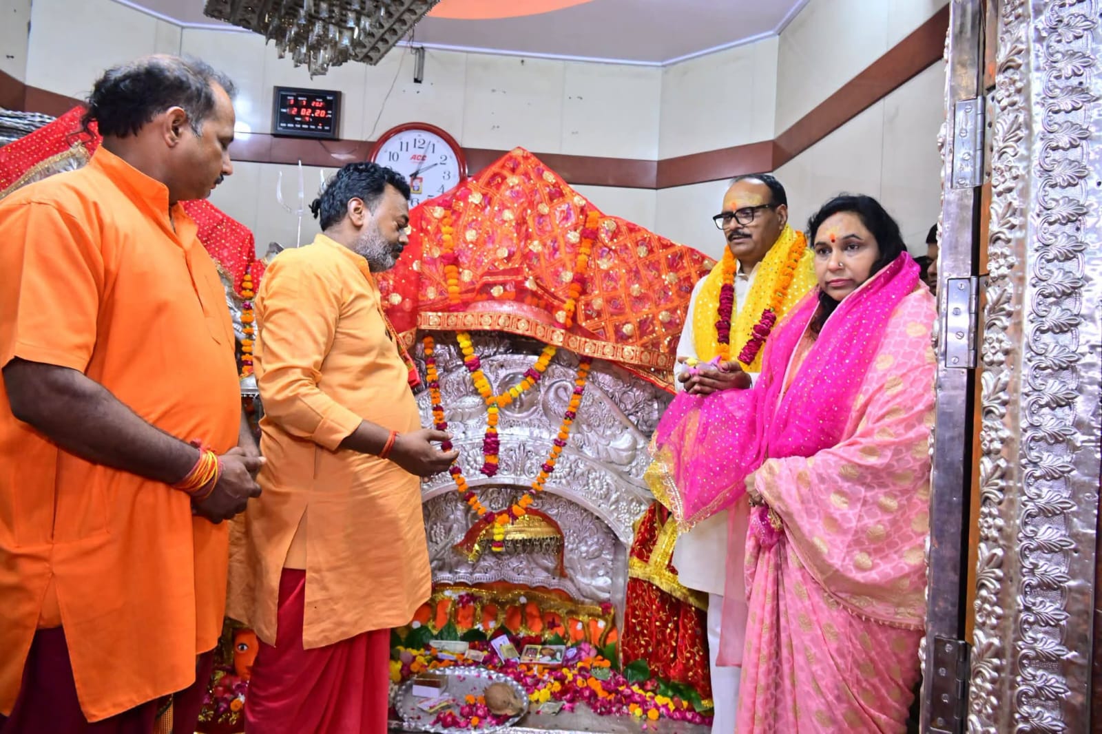 लखनऊ के कठवारा स्थित मां चंद्रिका देवी मंदिर.jpeg